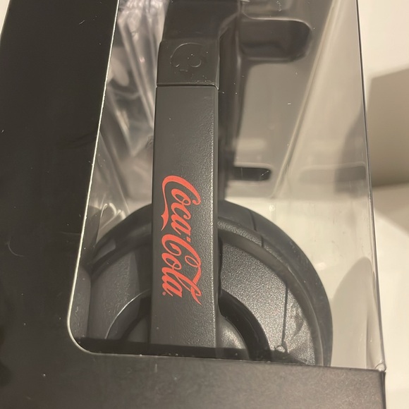 BNIB Skullcandy x Coca Cola Collaboration Wireless On-Ear Headphones - Picture 10 of 11